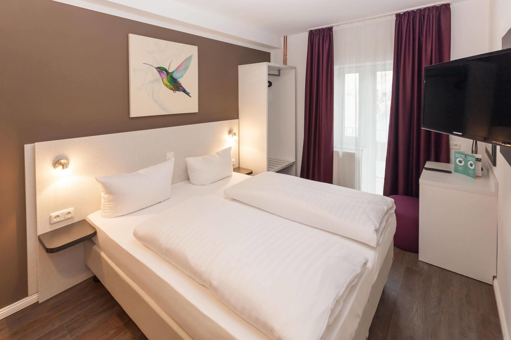 Hotel West Гамбург Экстерьер фото