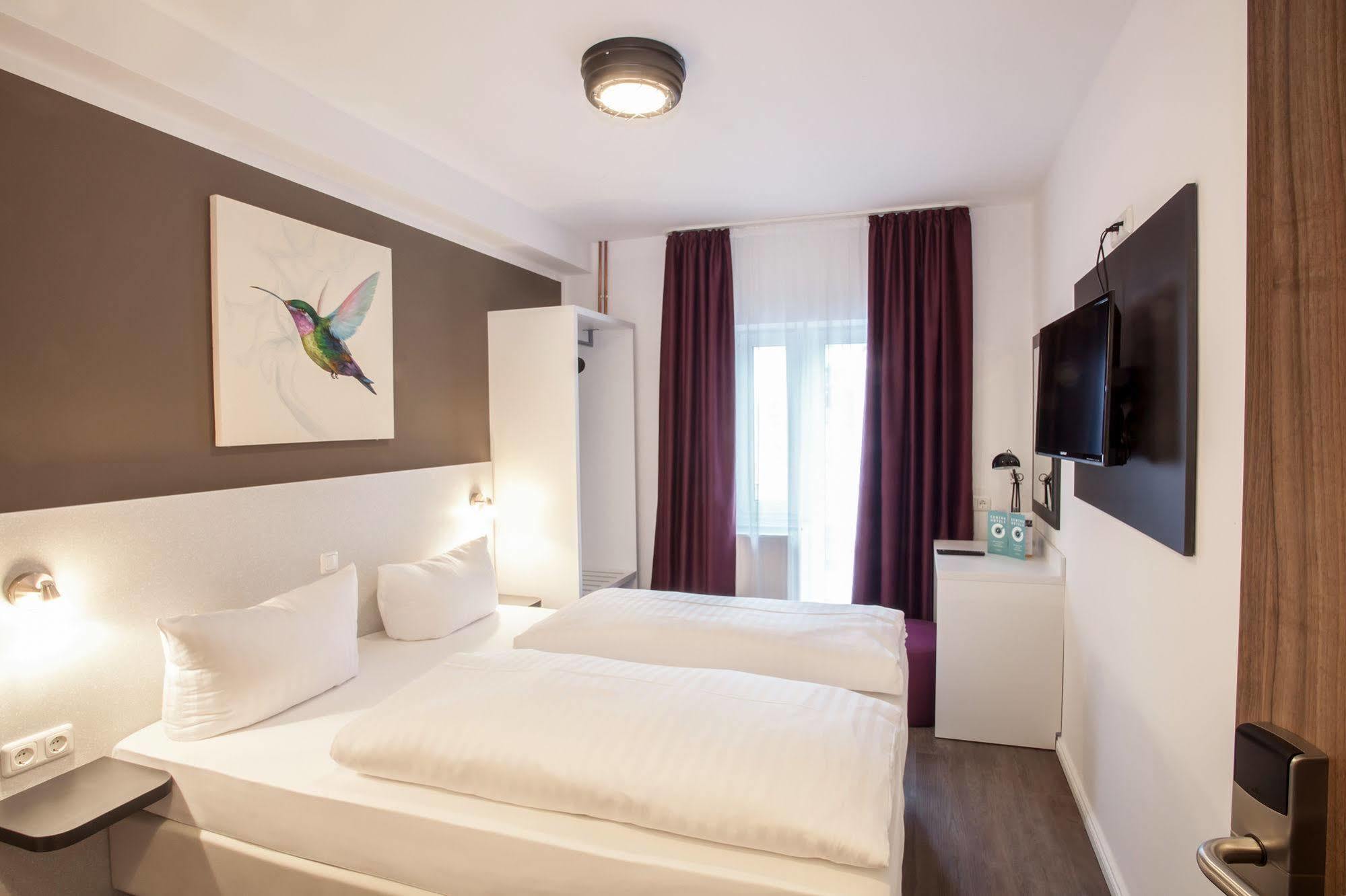 Hotel West Гамбург Экстерьер фото