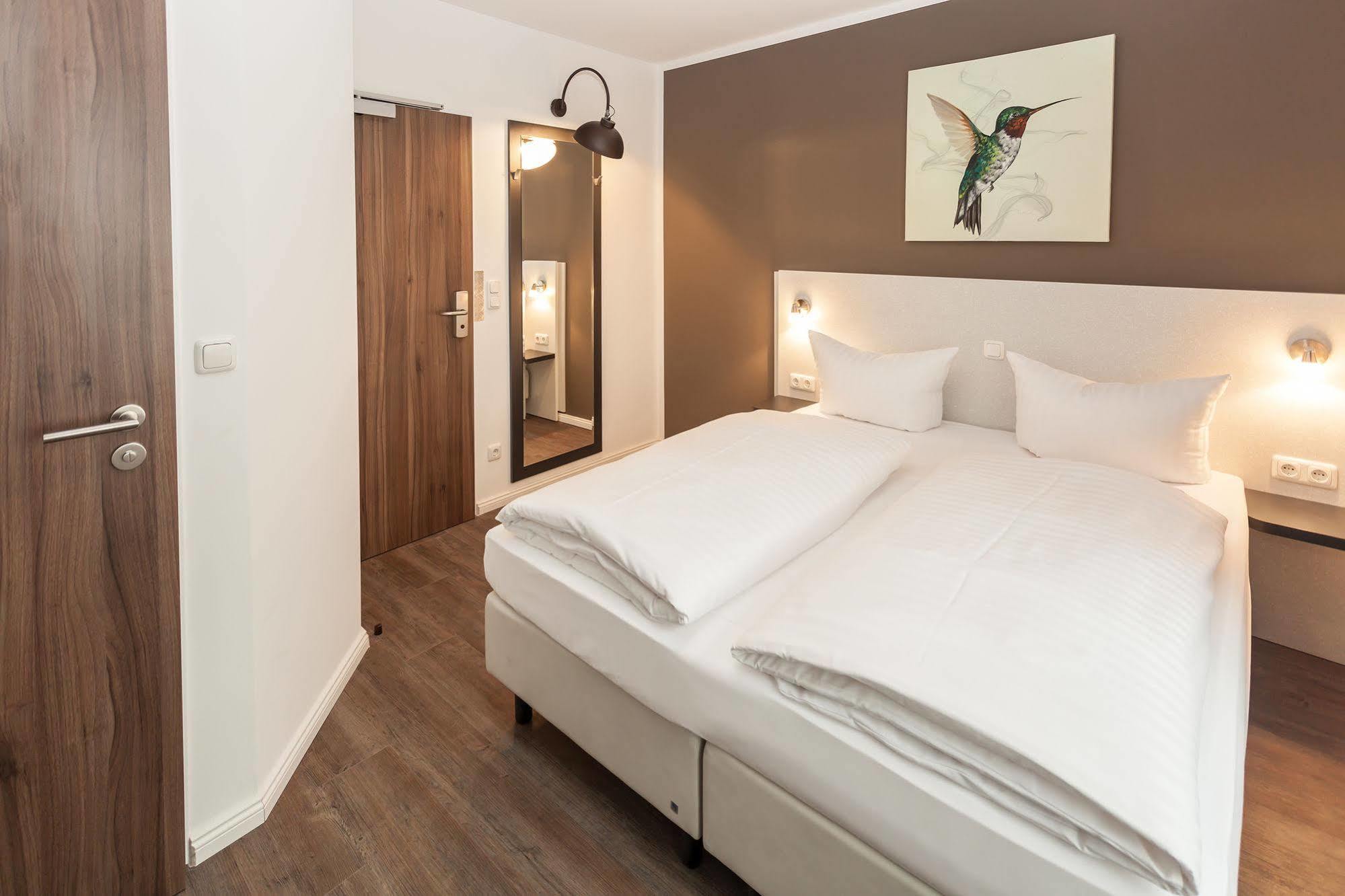 Hotel West Гамбург Экстерьер фото