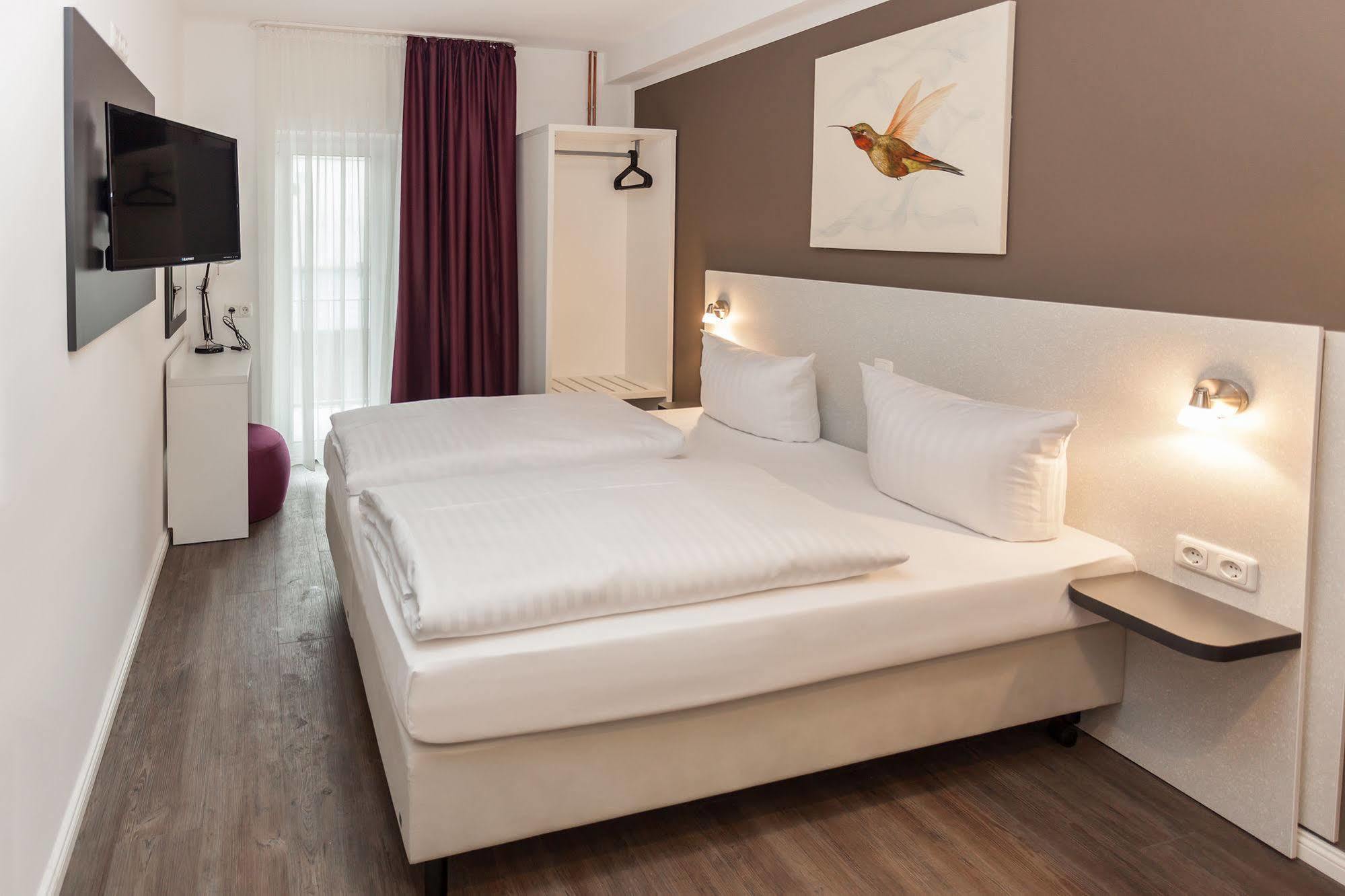 Hotel West Гамбург Экстерьер фото